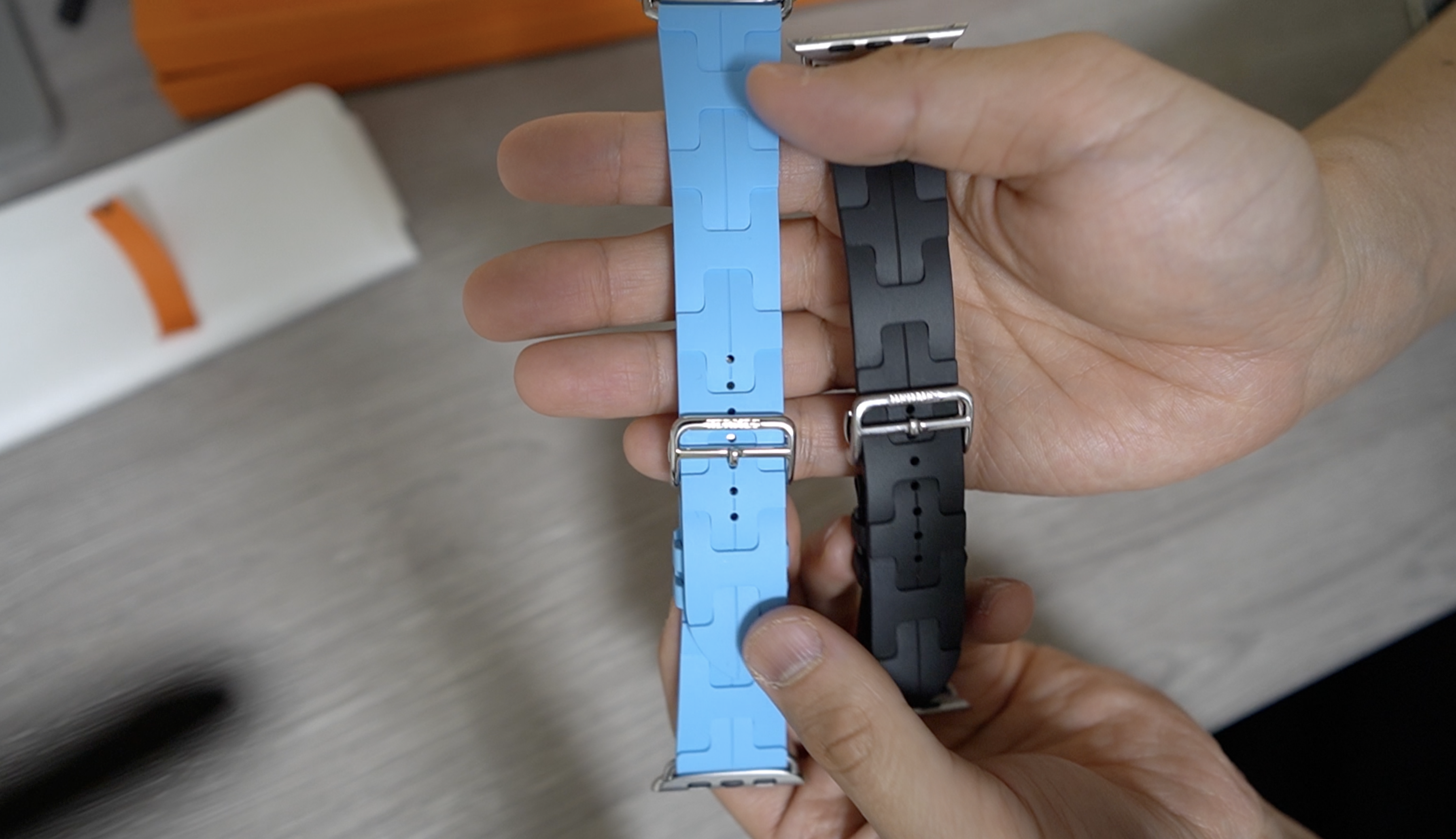 レビュー】Apple Watch Hermèsの新作バンド「キリム・ブルーセレスト 
