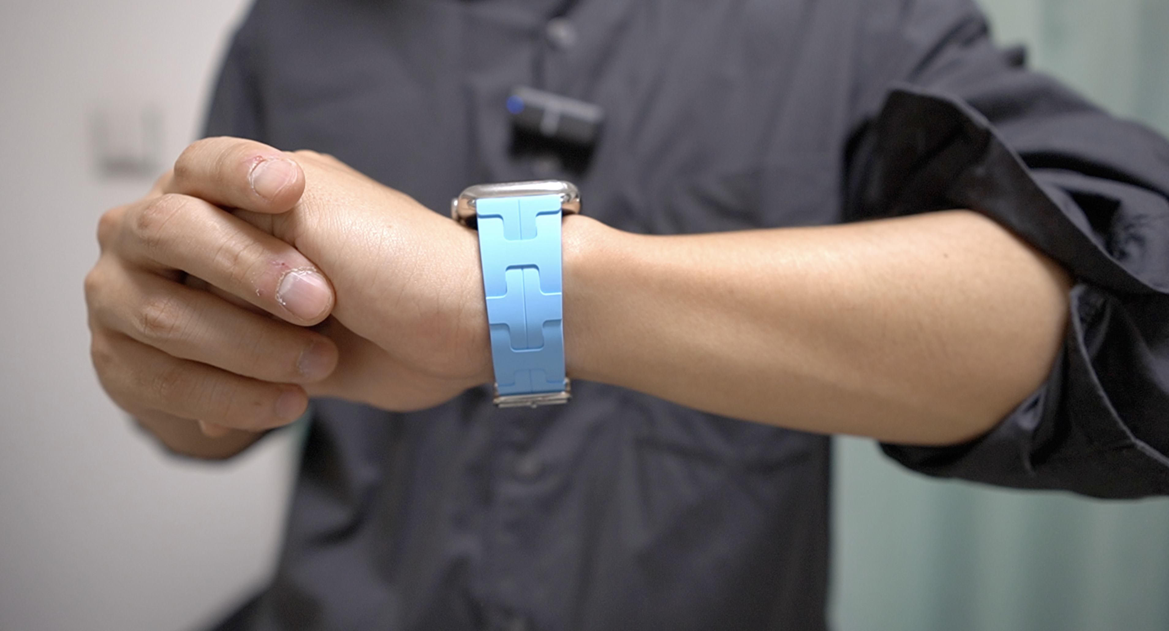 レビュー】Apple Watch Hermèsの新作バンド「キリム・ブルーセレスト 